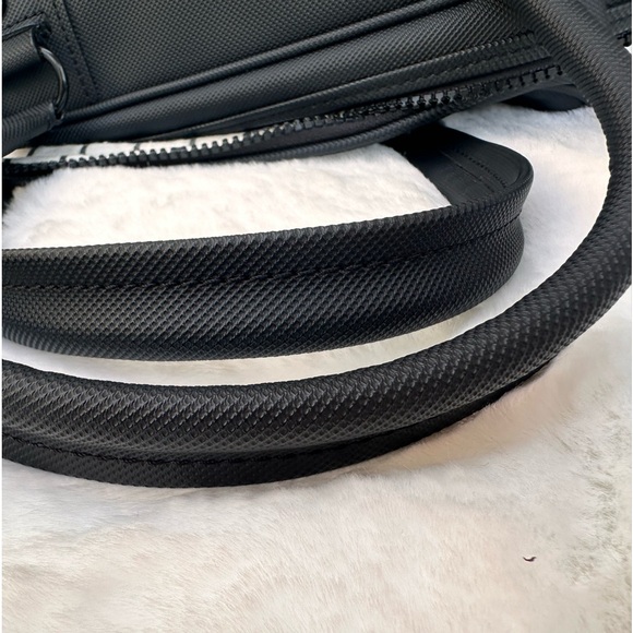 Lacoste Boston Bag Medium Black - Picture 14 of 16